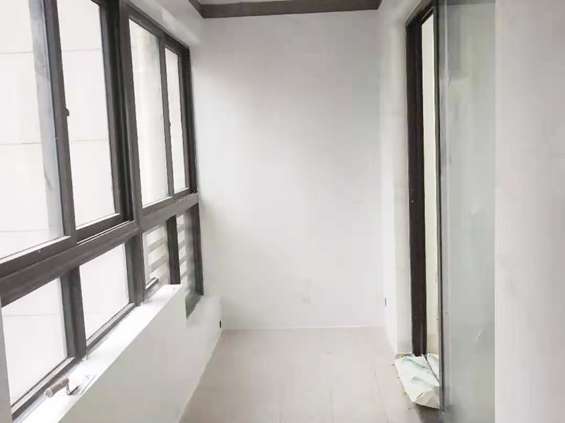 广州阳台安装玻璃窗多少钱一平方？(图2)